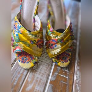 RAYE Monroe Mule Gold Borcade Heels 9.5. Maximalist. Club. City